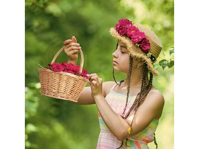 子供用ピクニックハンパーセット 6人用プラスチックバスケット 木製ハンドル付き玩具 深型